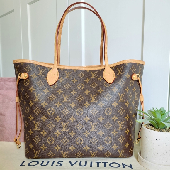 Louis Vuitton Handbags - 🍁 LOUIS VUITTON Neverfull MM Monogram "PEONY INTERIOR" Tote Bag